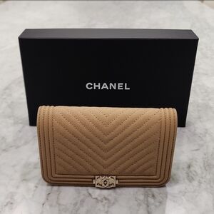 New! 100% Authentic!! Beige Mini Chanel Boy Wallet On Chain
